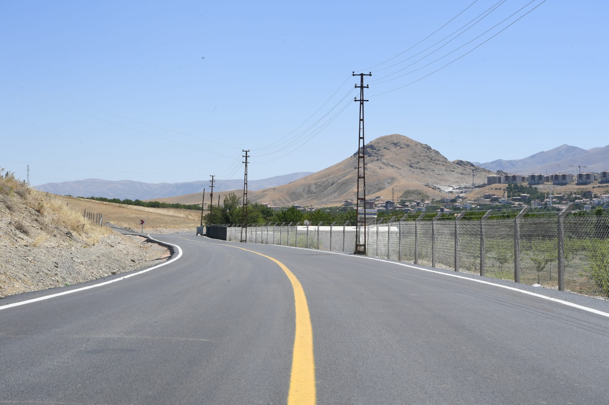Büyükşehir Belediyesi Yolları Asfaltlıyor