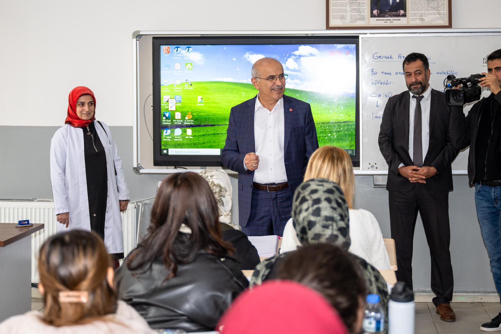 Büyükşehir Belediyesinden eğitime büyük destek