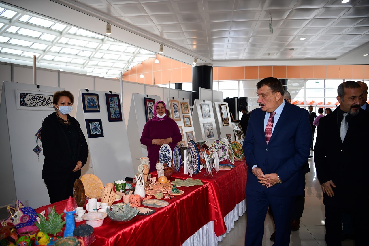 Büyükşehir Belediyesinden El Sanatları Sergisi