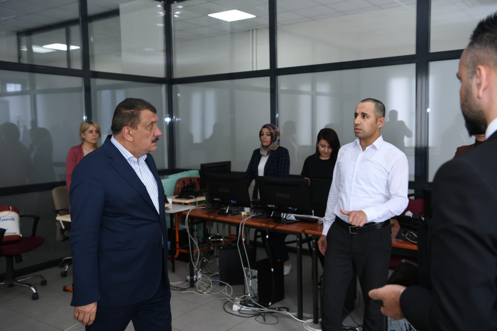 Büyükşehir Çağrı Merkezi Çalışmaya Devam Ediyor