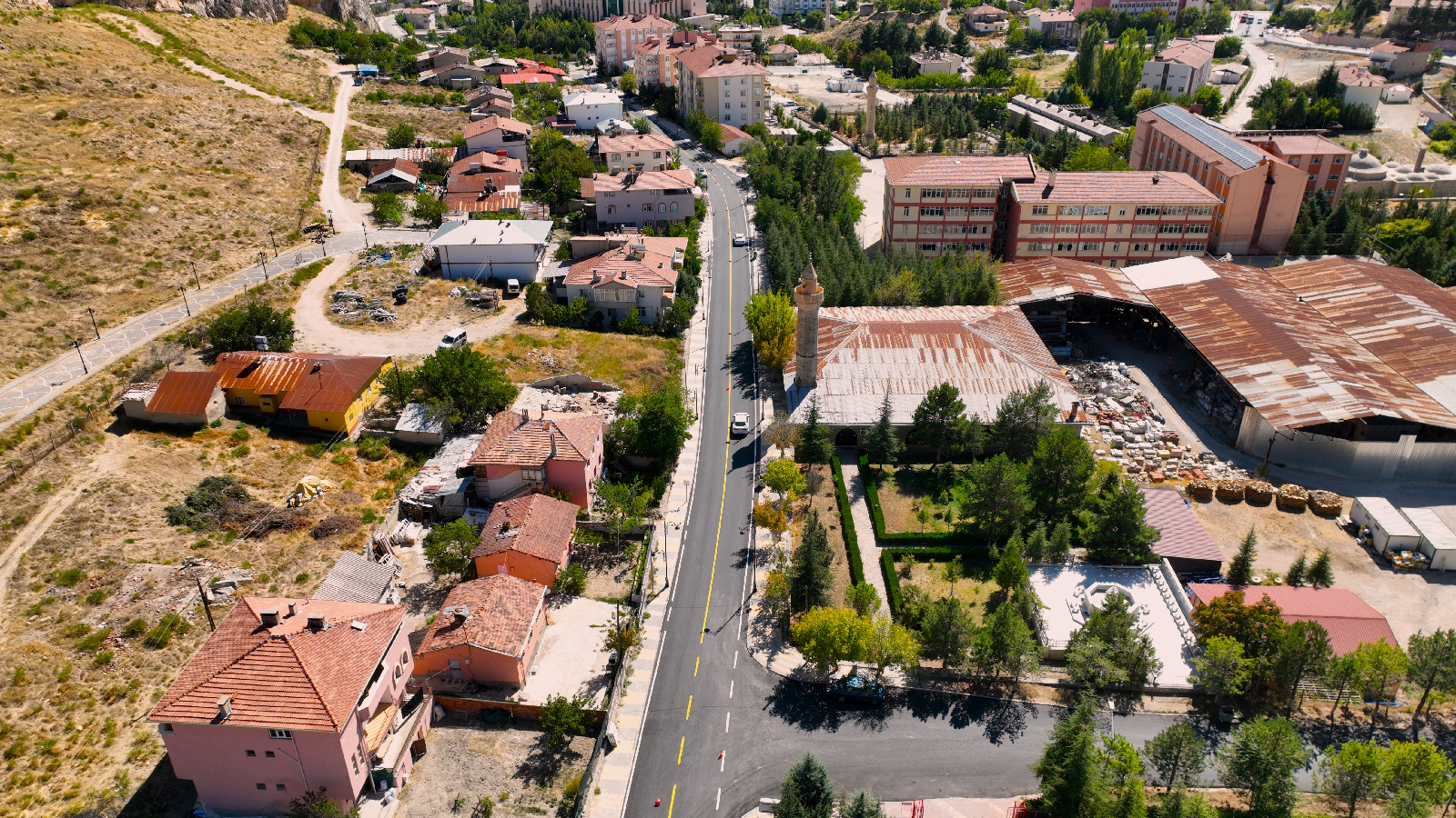 Büyükşehir Darende'de Çalışmalarını Sürdürüyor