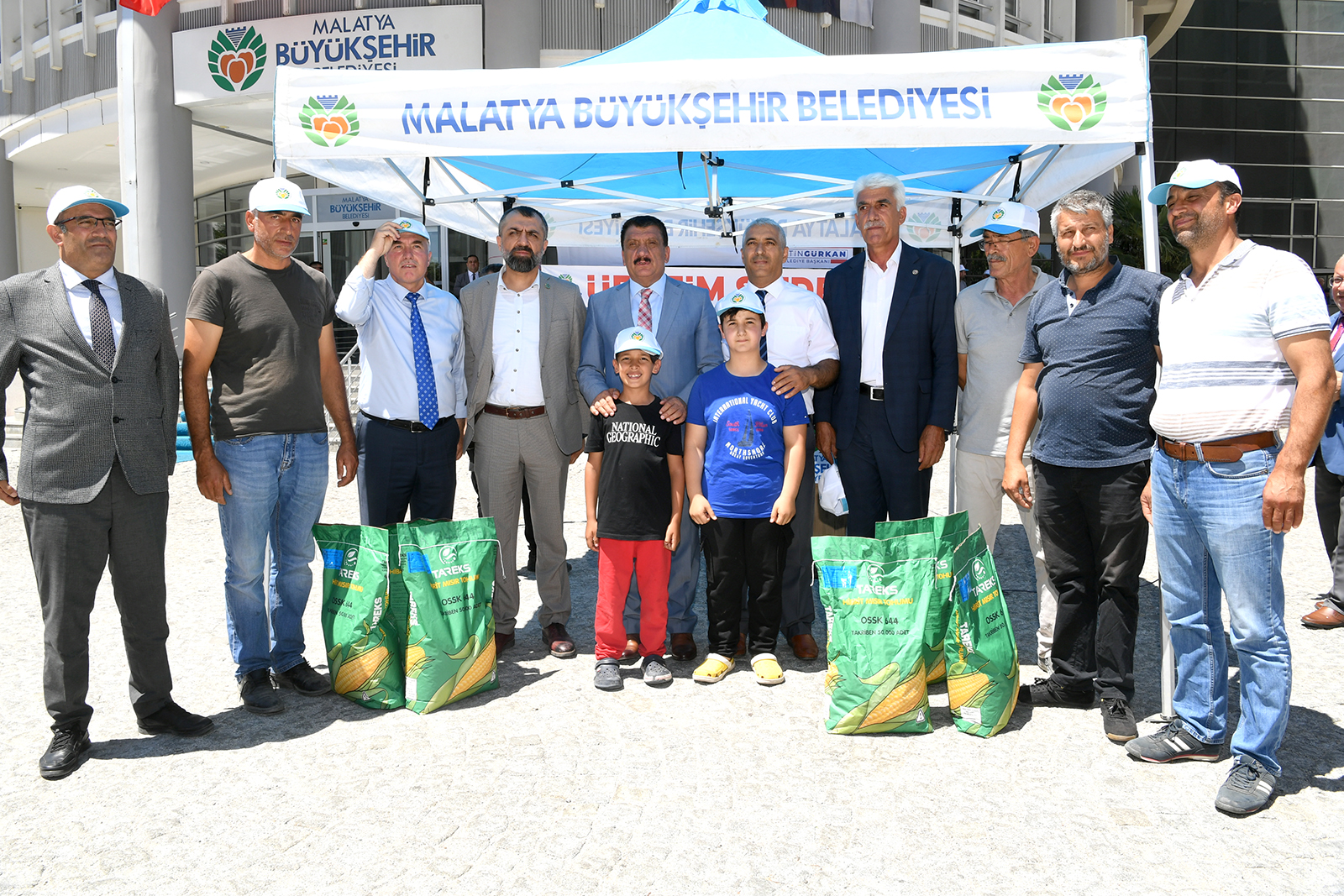 Büyükşehir' den Çiftçilere Slajlık Mısır  Desteği