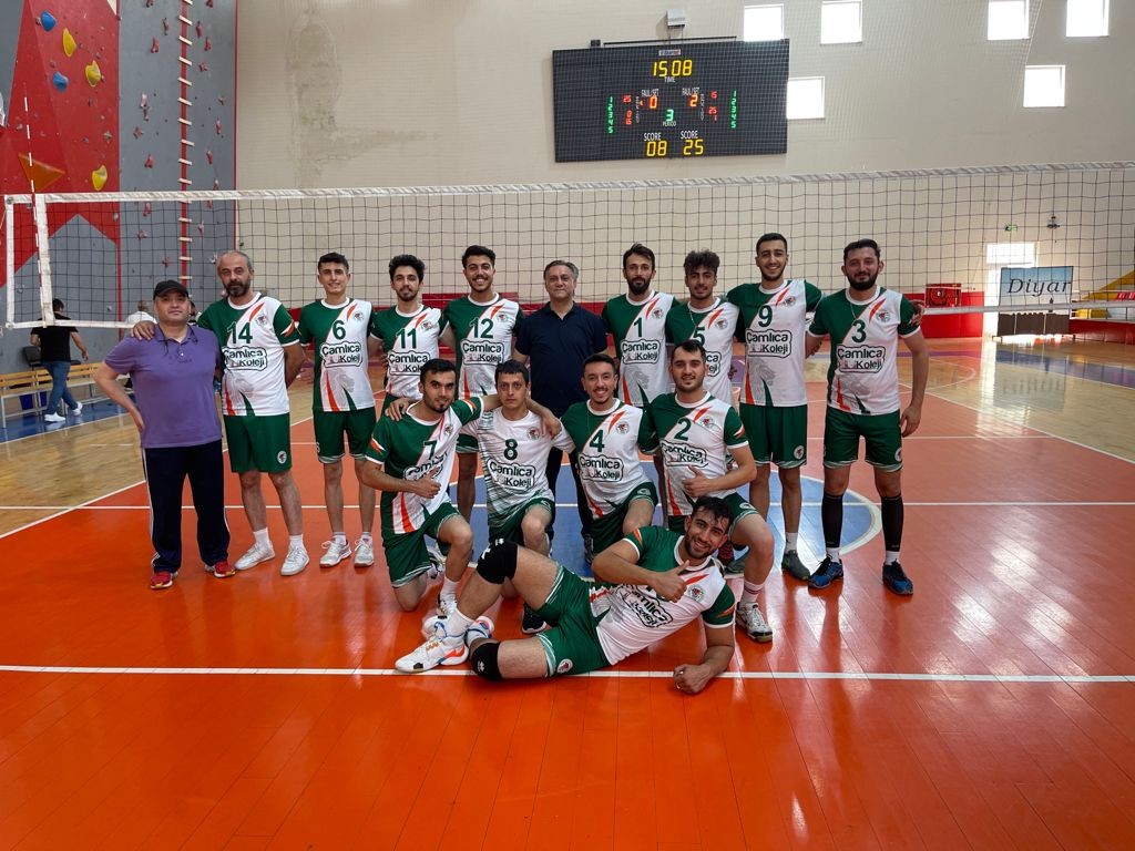 Çamlıca Voleybol, galibiyetle başladı
