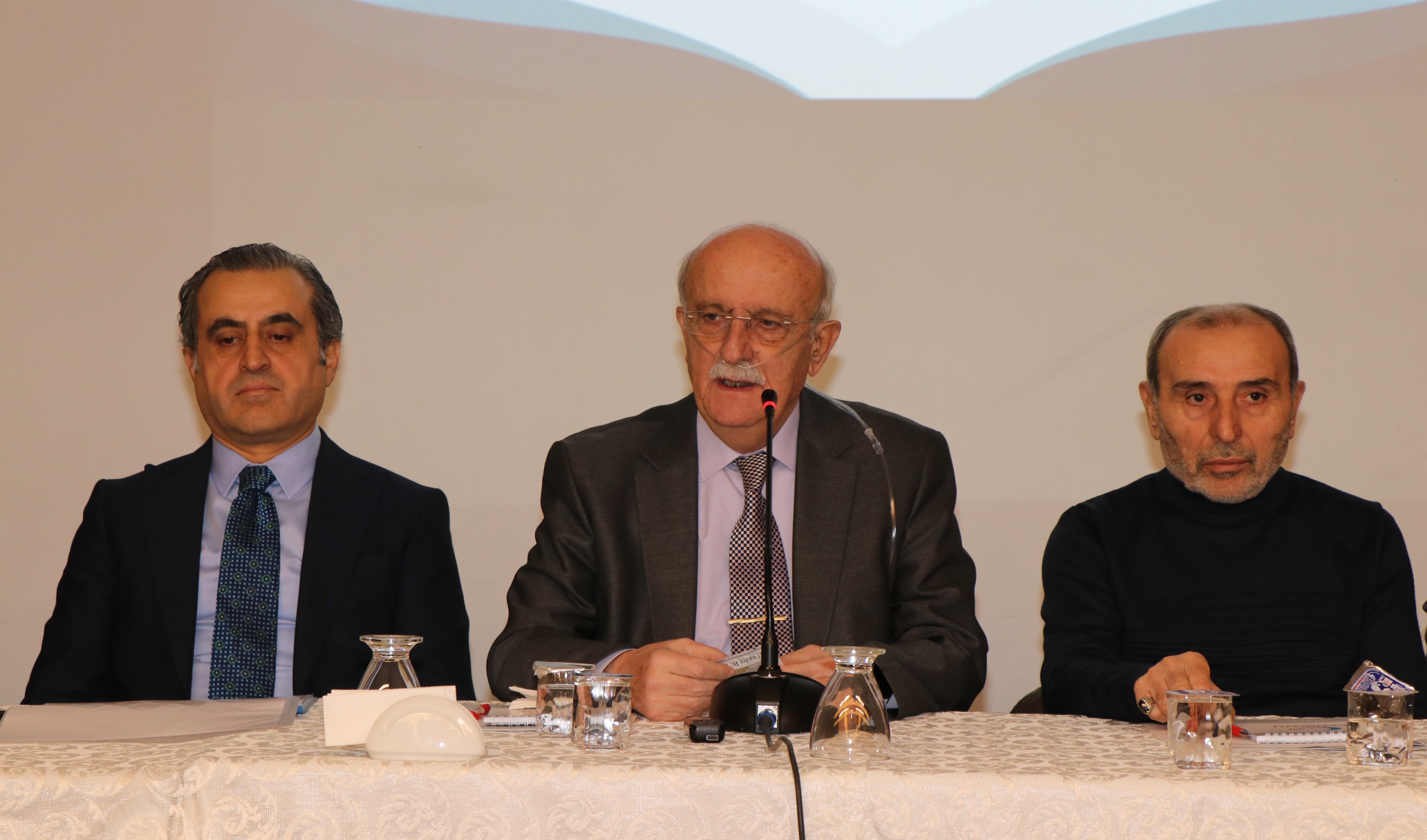 CANSUYU, DÜNYANIN DÖRT BİR TARAFINDAKİ AFET BÖLGELERİNDE