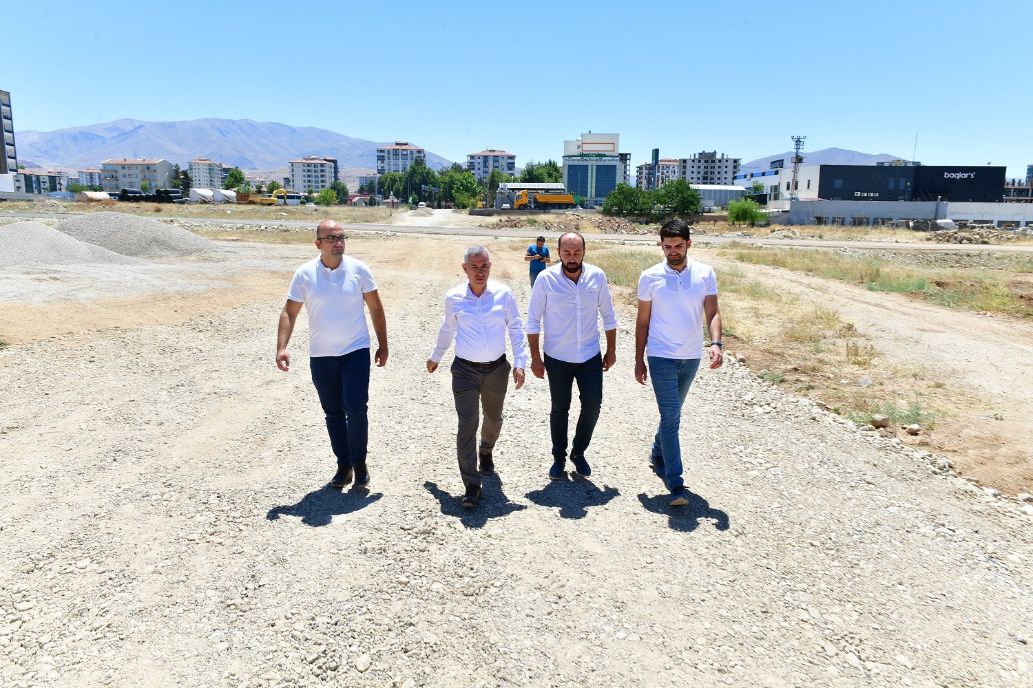 Çınar, “Cevatpaşa Mahallemizin Ulaşım Ağını Konforlu Hale Getiriyoruz”