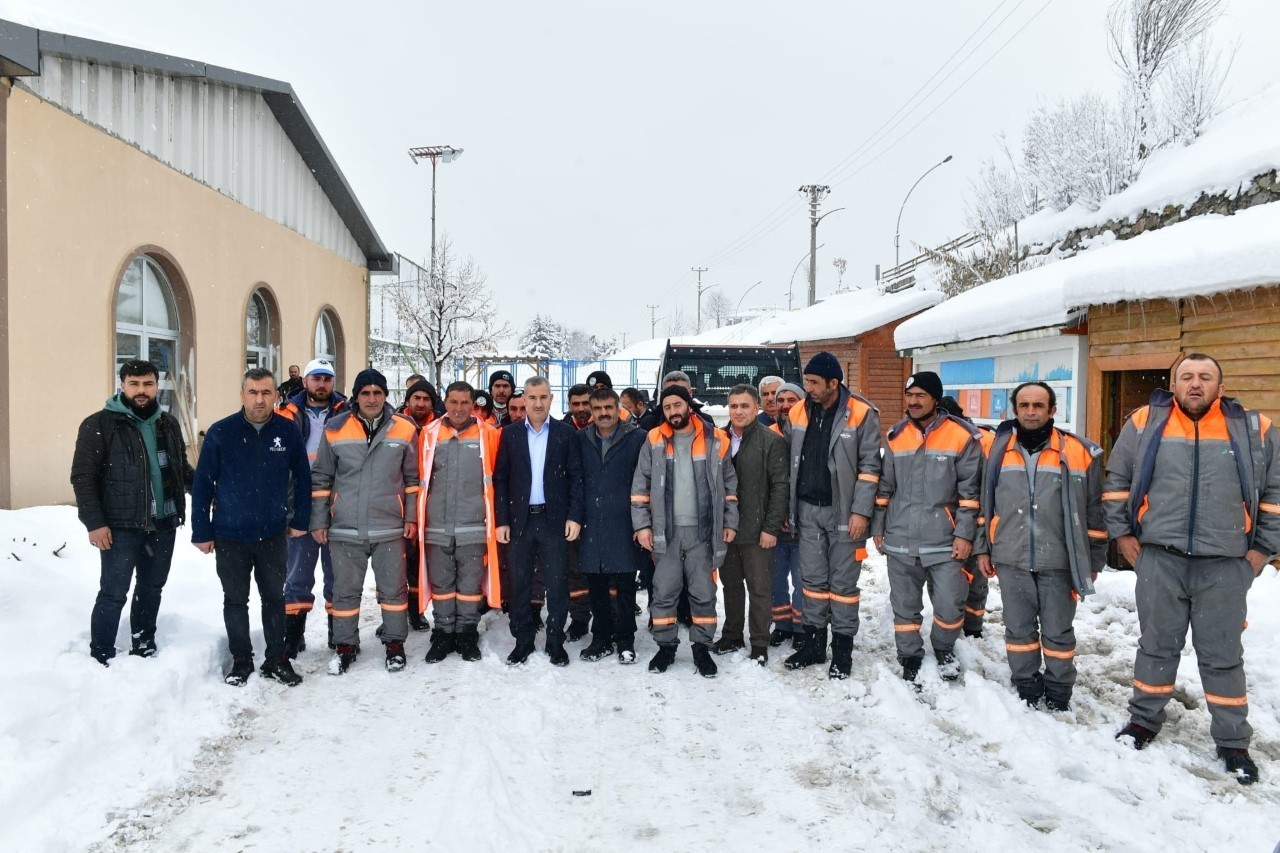 Çınar'dan Temizlik Personeline Ziyaret