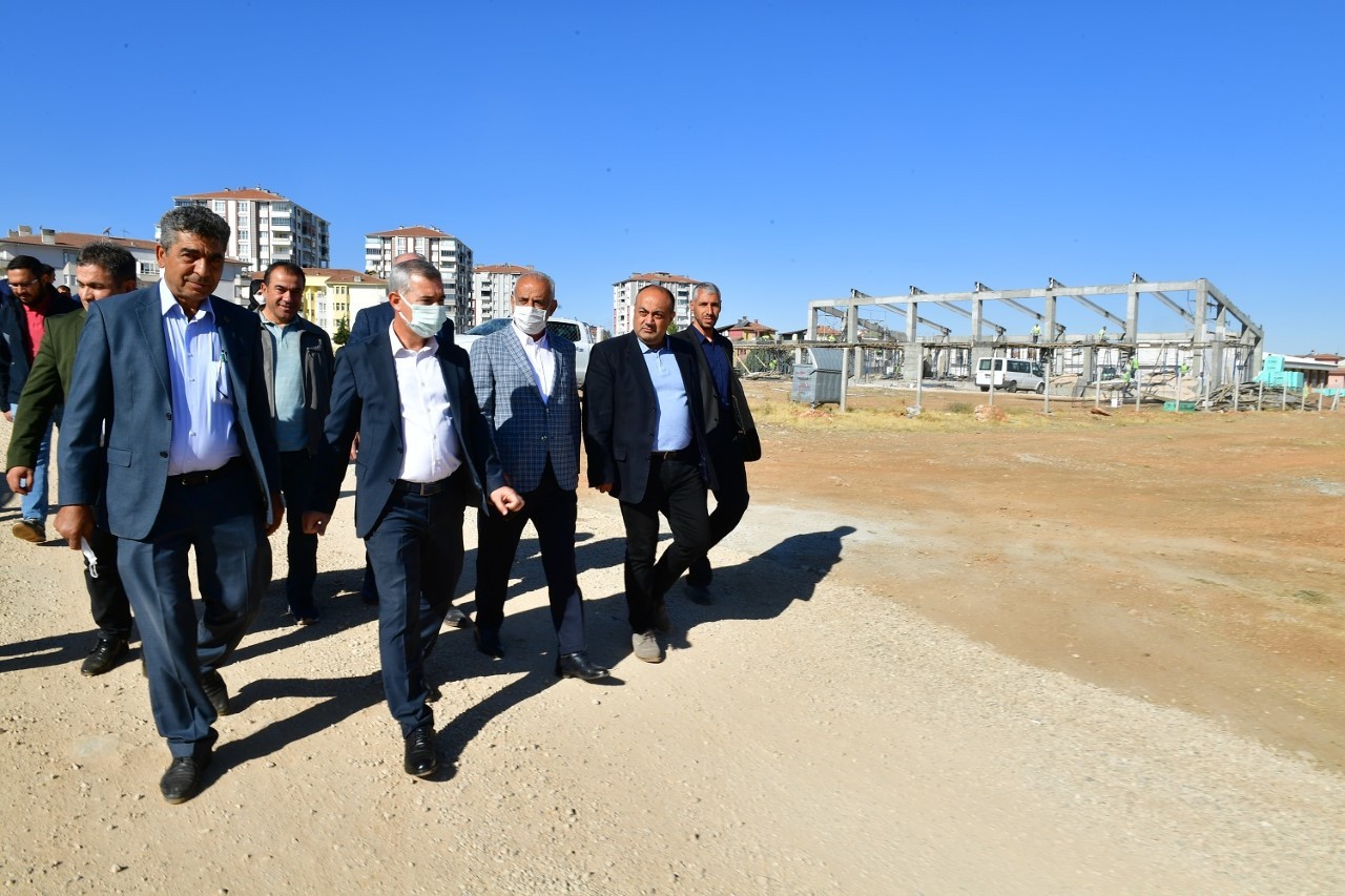 Çınar, spor yatırımlarını inceledi