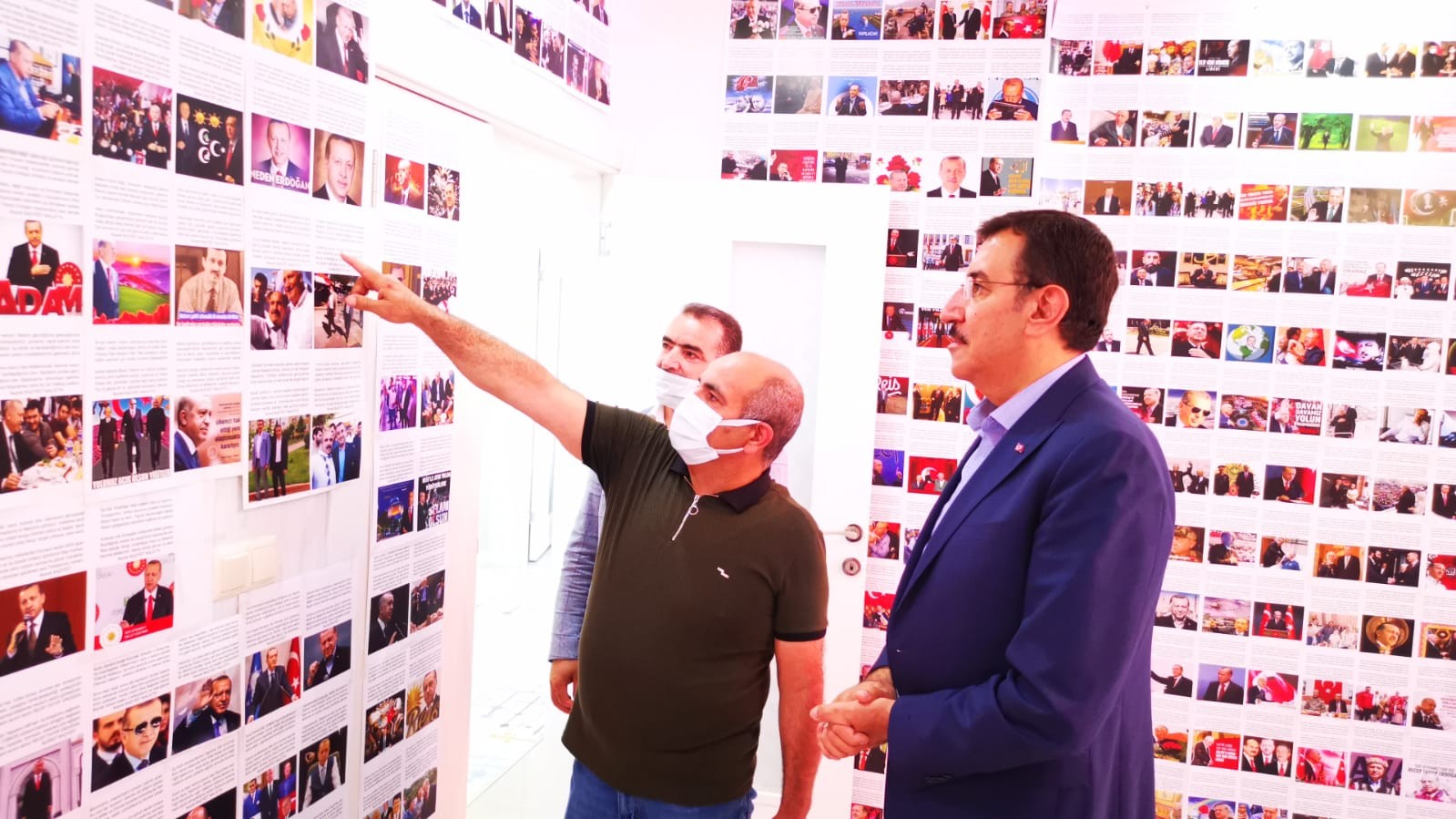 Cumhurbaşkanı sevgisiyle 2 bin 23 sayfa şiir yazdı