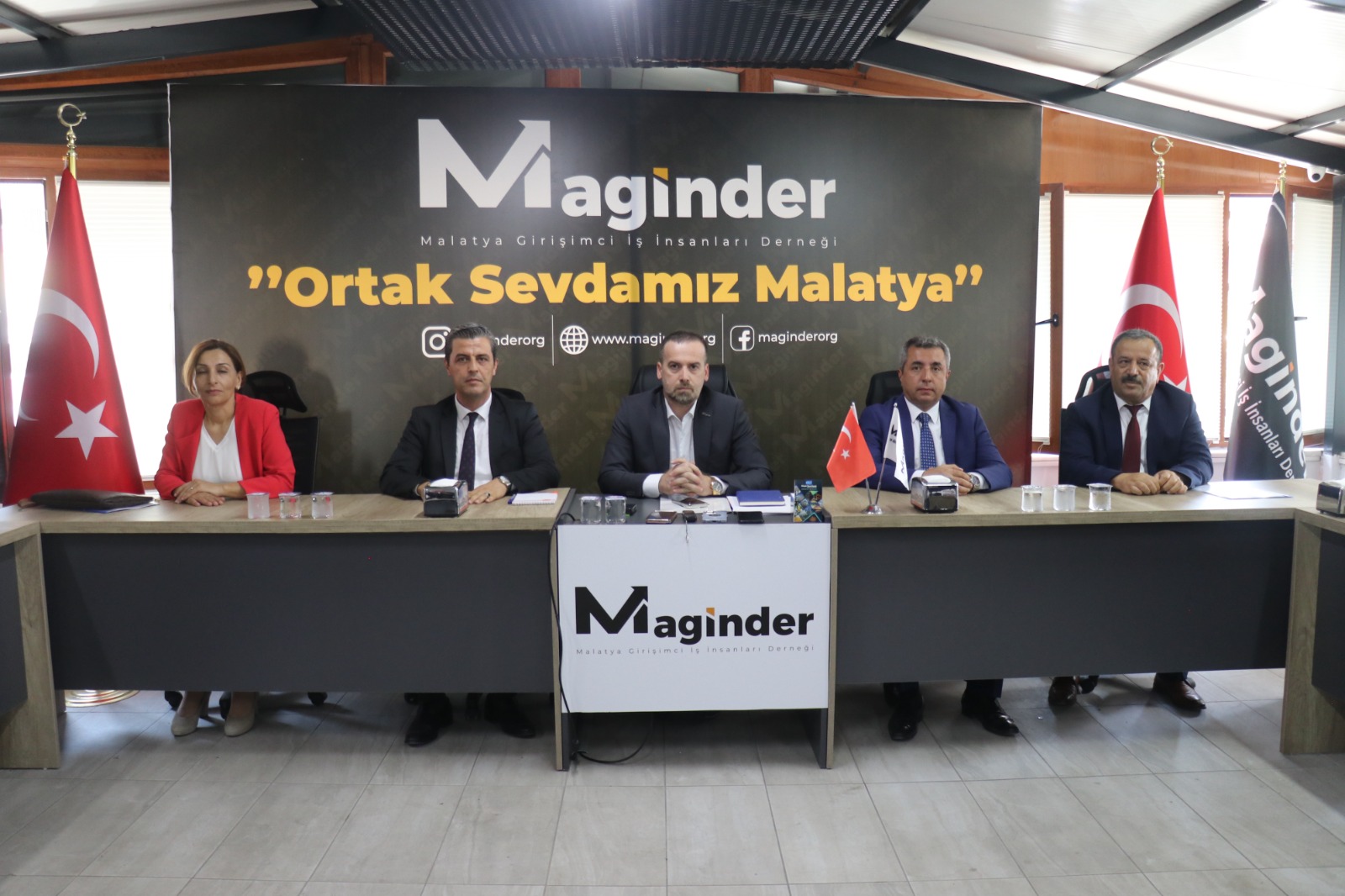 "Cumhurbaşkanımızdan Müjde Bekliyoruz"