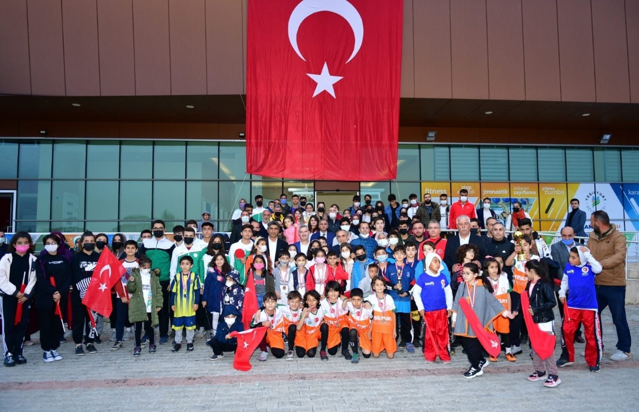 Cumhuriyet Kupası’nda dereceye girenlere ödülleri dağıtıldı