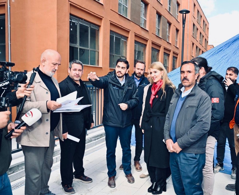 MALATYA’MIZDA TİCARETİN KALBİ CANLANIYOR”  MİLLETVEKİLİ ÖLMEZTOPRAK’TAN MERKEZ ÇARŞI’SINDA YENİ İŞ YERLERİNE TAŞINAN ESNAFA ZİYARET