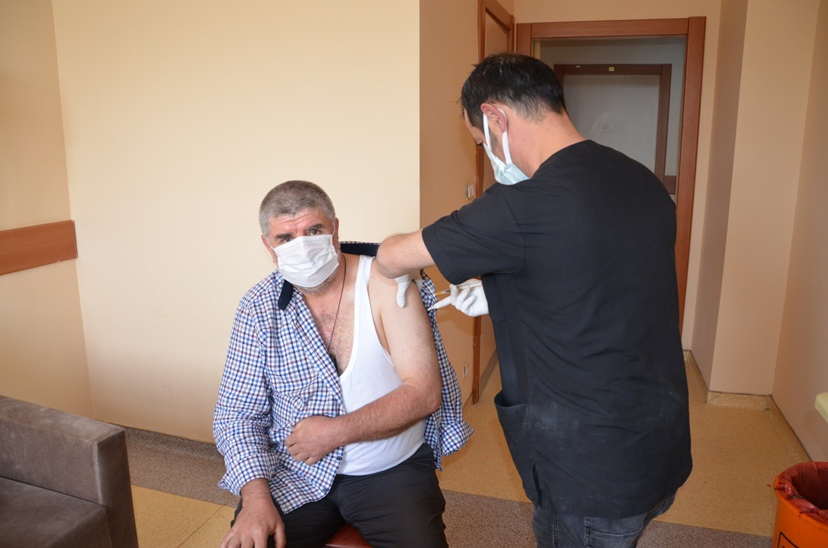 Darende’de koronaya karşı 9 bin kişi aşılandı