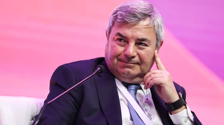 Denizde Kalp Krizi Geçiren Büyükelçi Hayatını Kaybetti