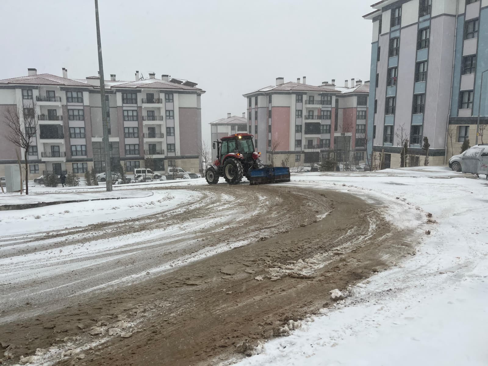 DOĞANŞEHİR’DE KAR MESAİSİ: BAŞKAN BAYRAM TALİMATI VERDİ, EKİPLER SAHAYA İNDİ