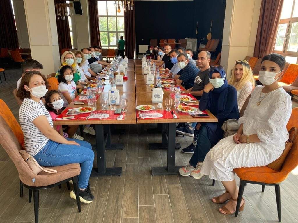 Eğitimcilerin veda yemeğinde duygu dolu anlar