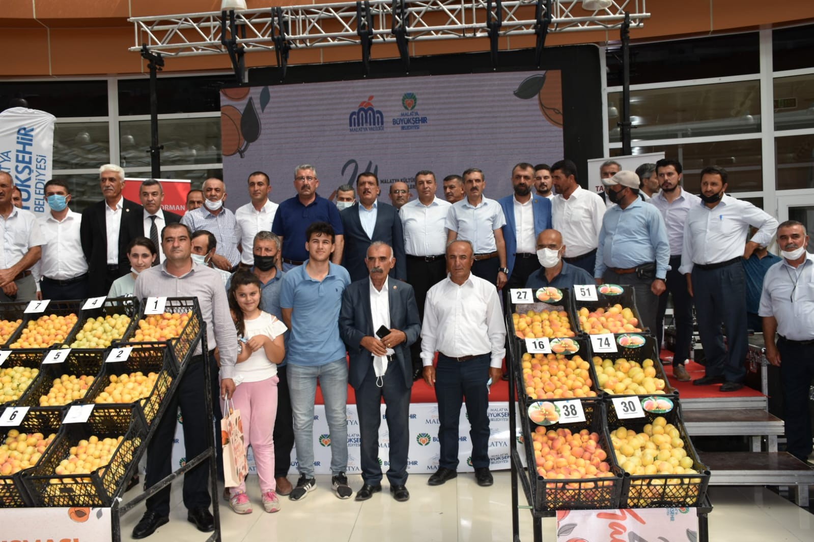 ‘En iyi yaş kayısı’ yarışması yapıldı