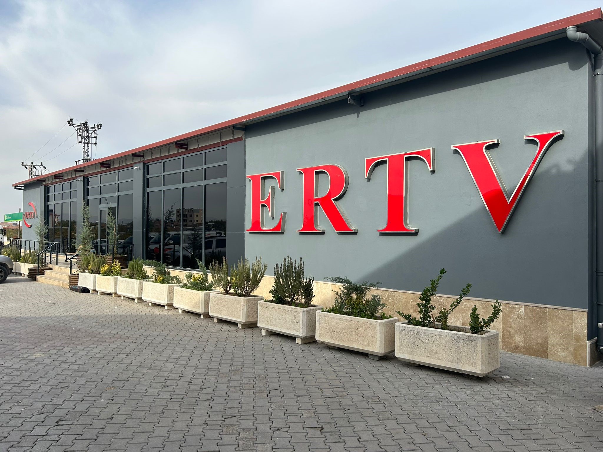 Er Tv'nin Kabloları Kesildi 12 Saat Yayın Yapamadı