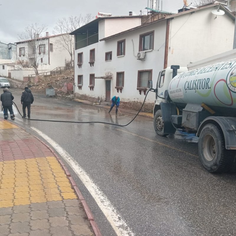 Pütürge’de Kar Sonrası Temizlik ve Yol Yıkama Çalışmaları Kesintisiz Sürüyor