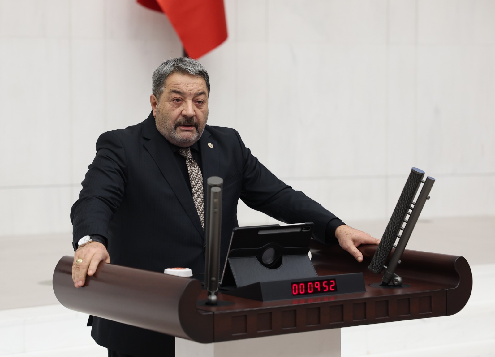 Fendoğlu, "Devlet Ebed Müddet İhanet Edeni de Hizmet Edeni de Unutmaz"