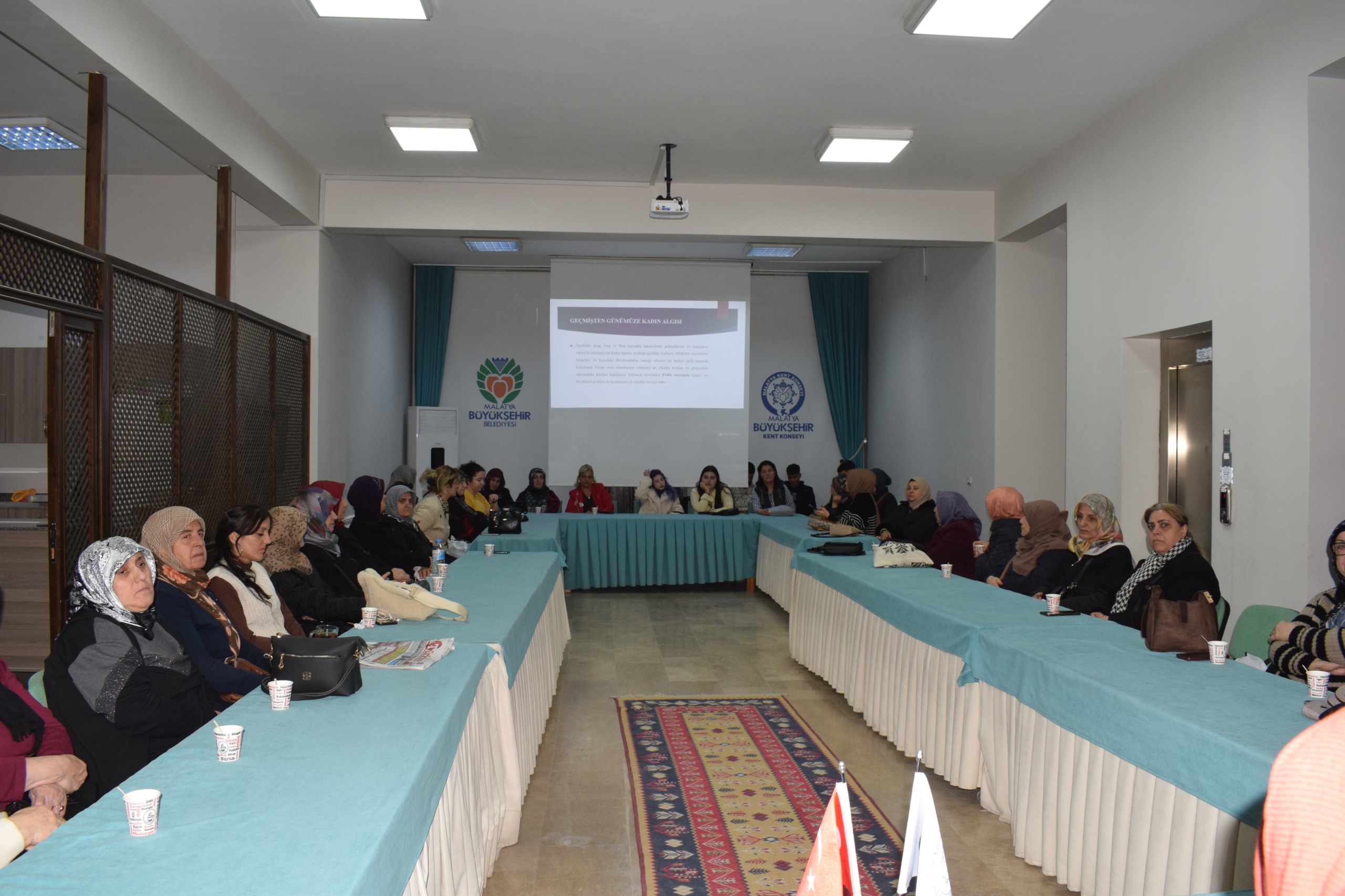 Geçmişten Günümüze Kadın Algısı Konferansı Gerçekleştirildi