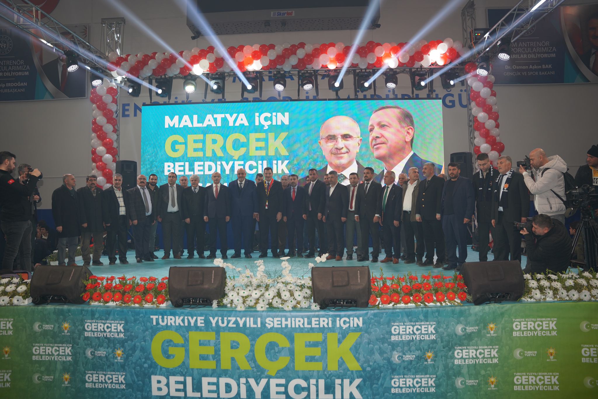 Gelecek Parti'sinden İstifa Edip Ak Parti'ye Geçtiler