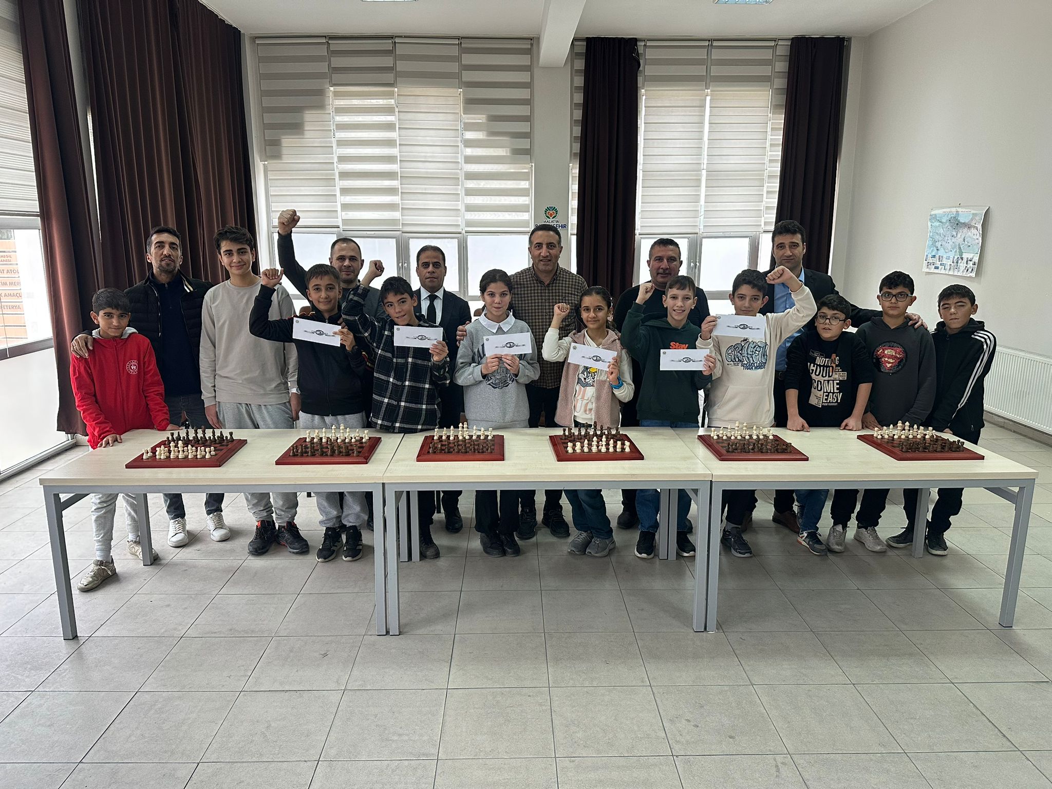 GENÇLER KERNEK KÜLİYESİ’NDE KIYASIYA YARIŞTI