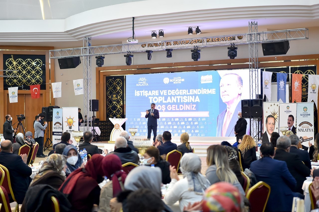 Gürkan,  AK Parti ana kademesine sunum yaptı