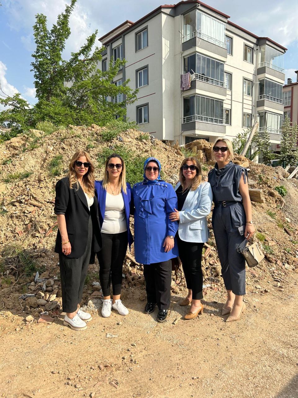 Hanife Yazıcı'dan Şair Zekine Dündar'a Ziyaret