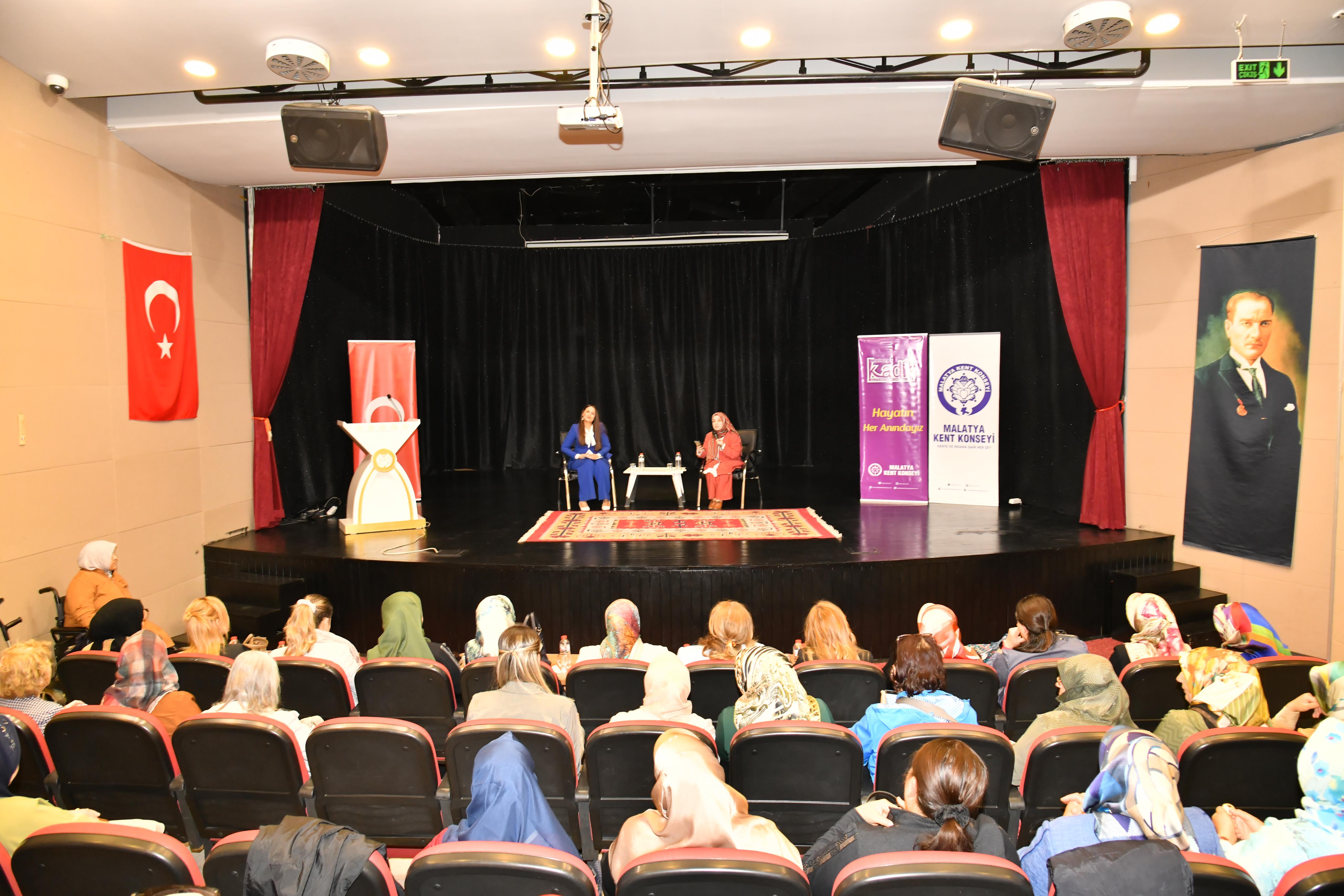 Hanife Yazıcı “Şehitler İçin Hatim” Programına Katıldı