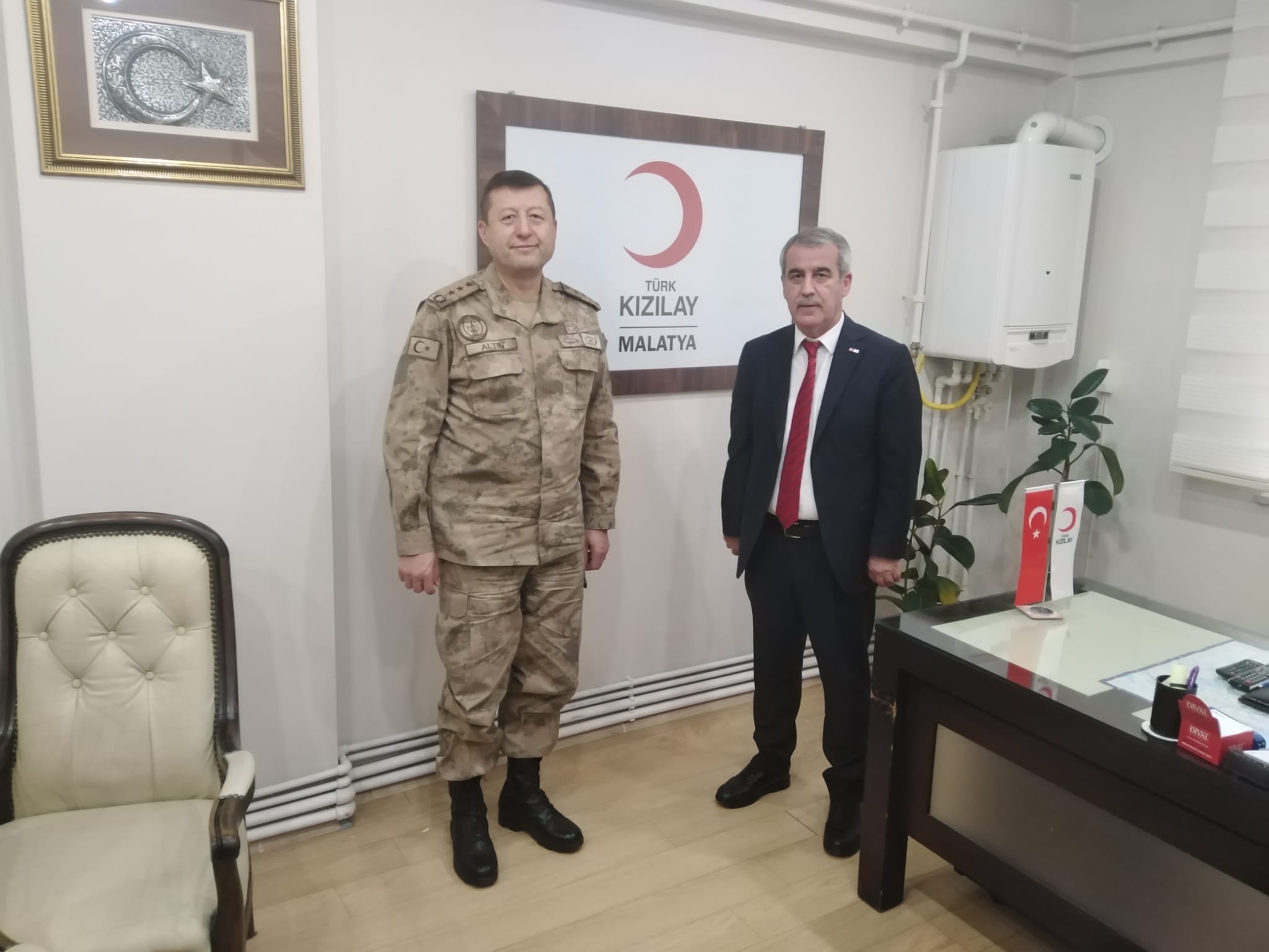 İl Jandarma Komutanı Altın'dan Kızılay'a Ziyaret