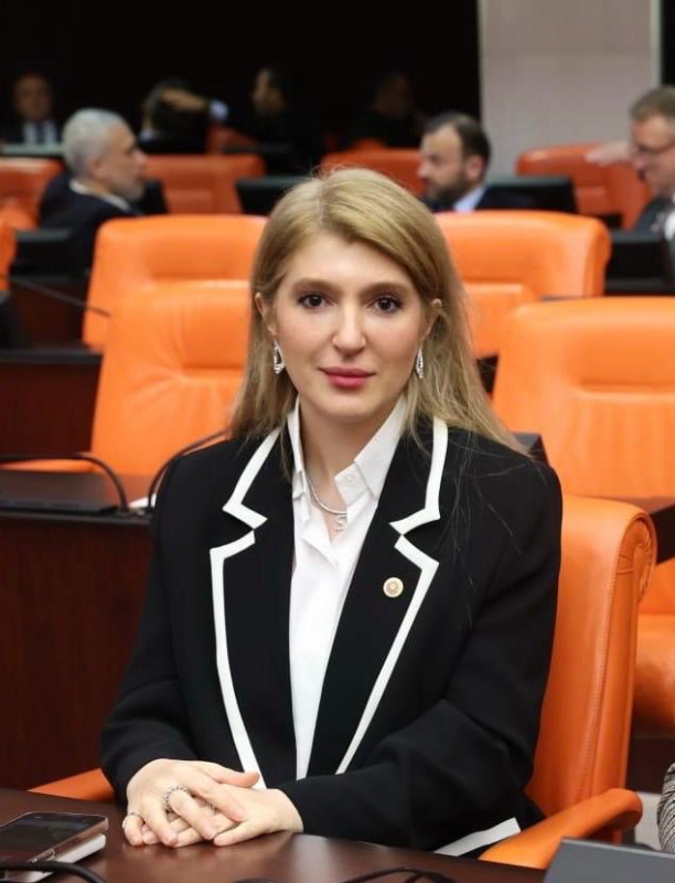 MİLLETVEKİLİ ÖLMEZTOPRAK’TAN RAMAZAN AYI MESAJI “RAMAZAN PAYLAŞMANIN VE KARDEŞLİĞİN AYIDIR”