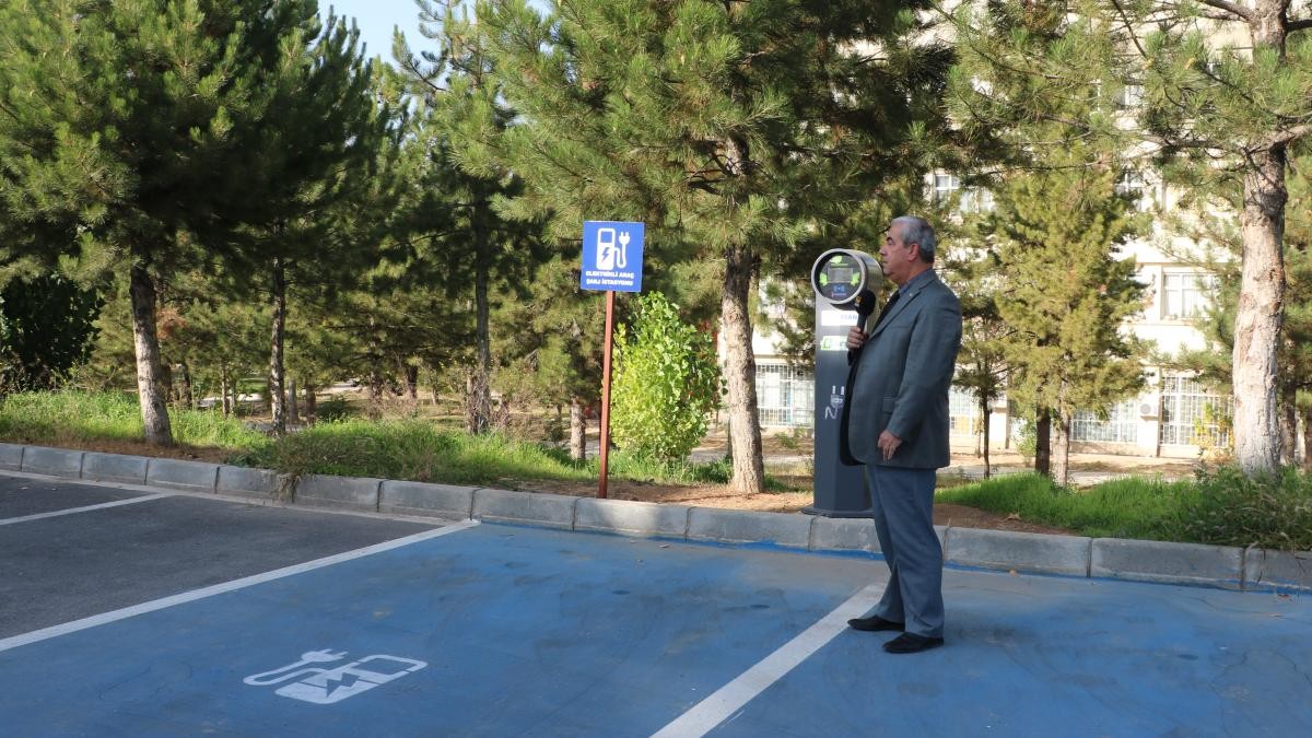 İnönü Üniversitesi’ne elektrikli araç şarj istasyonu