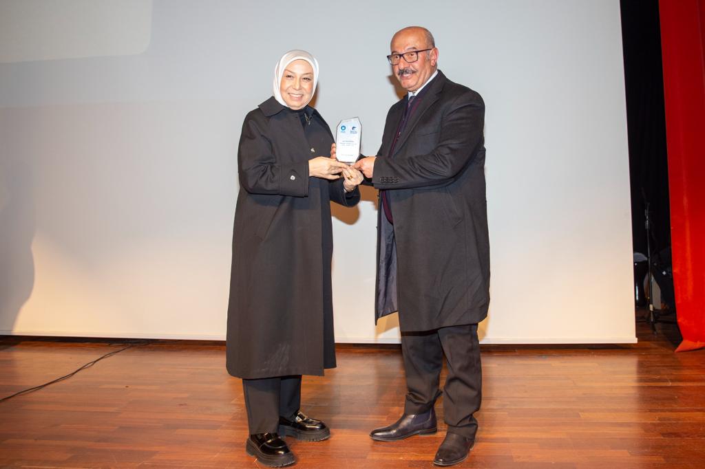 İş Adamı Yusuf Özdal'a İÜ'den Onur Ödülü