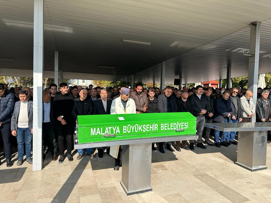 İş İnsanı Hüseyin Geniş Dualarla Uğurlandı