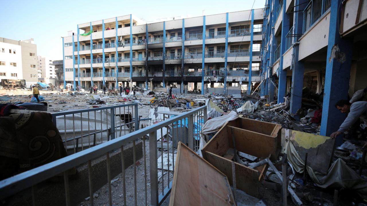 İsrail Gazze'de Sivillerin Sığındığı Okula Saldırdı