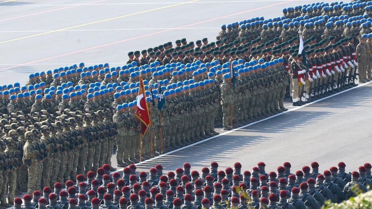 Karabağ Zaferi’nin 5. yılı Bakü’de görkemli törenle kutlandı - Birlik Haber Ajansı