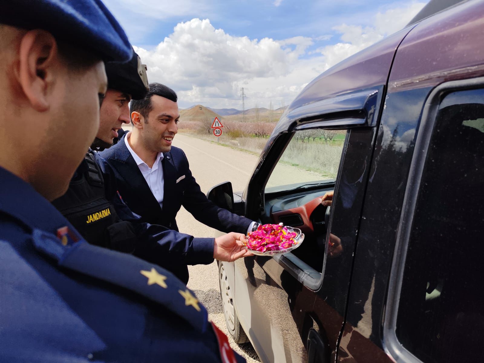 Kaymakam Kömürcü'den Trafik Denetimi Yapan Ekiplere Ziyaret