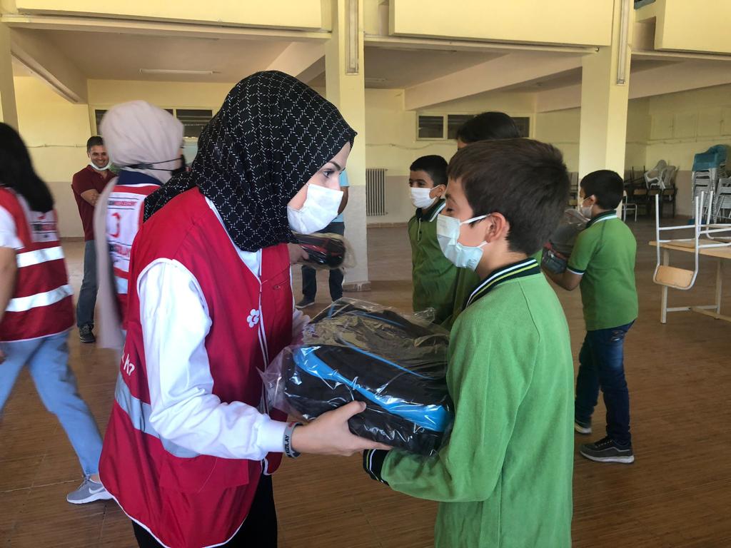 Kızılay Bu Kez Öğrencileri Sevindirdi