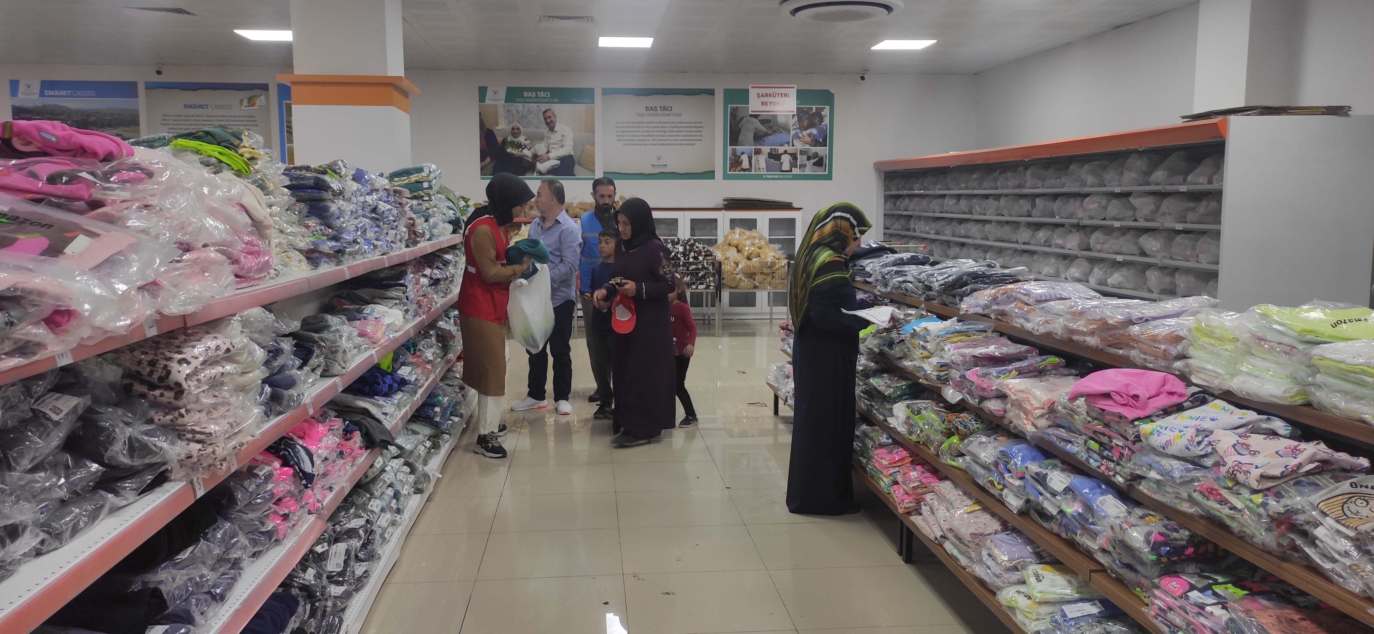 Kızılay Depremzedeleri Yalnız Bırakmıyor