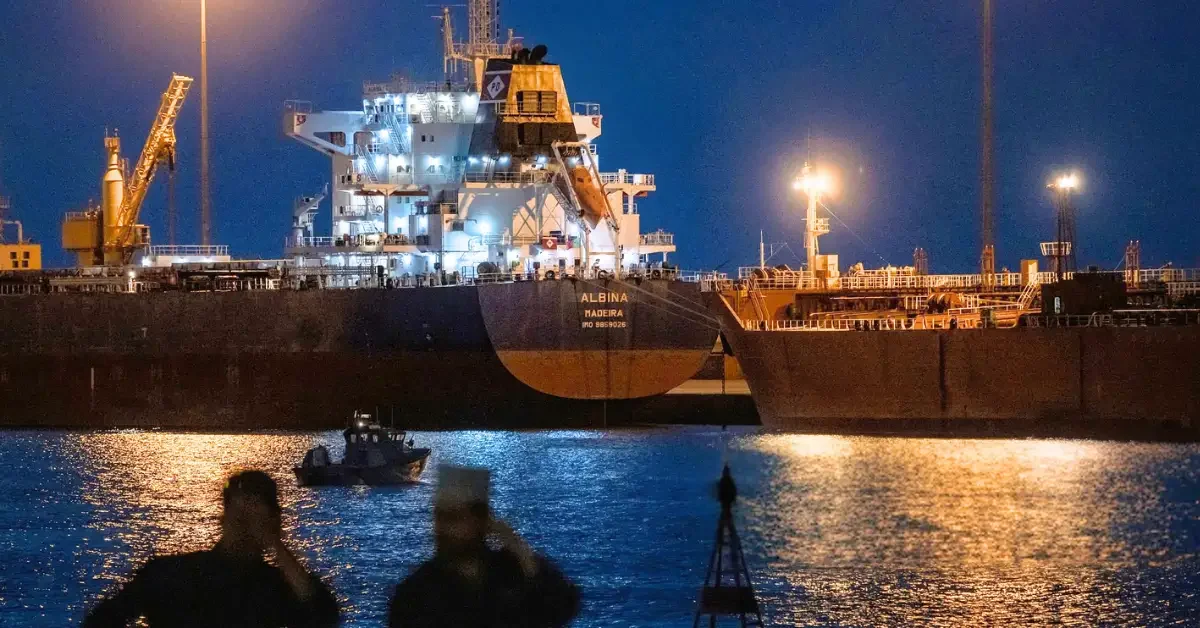 Küresel ticaret alarmda: Hürmüz Boğazı’nda 1900 gemi durdu