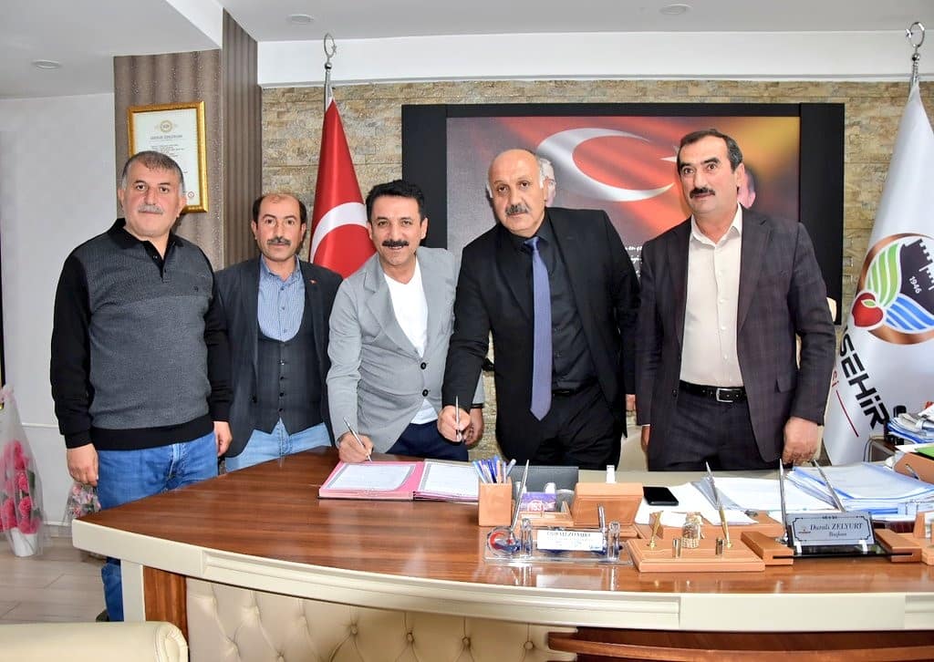 Latif Doğan'dan Memleketine Vefa