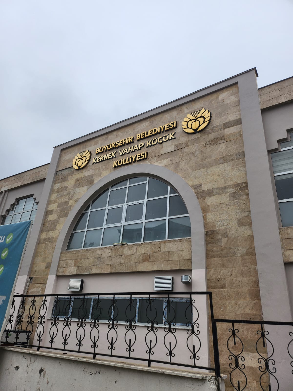 Malatya Büyükşehir Belediyesi Kernek Vahap Küçük Külliyesi’nde kadınlara mesleki yeterliliklerini artırma fırsatı sunuyor. GÜZELLİK SEKTÖRÜNE İLGİ DUYAN KADINLARA ÜCRETSİZ KURS DESTEĞİ