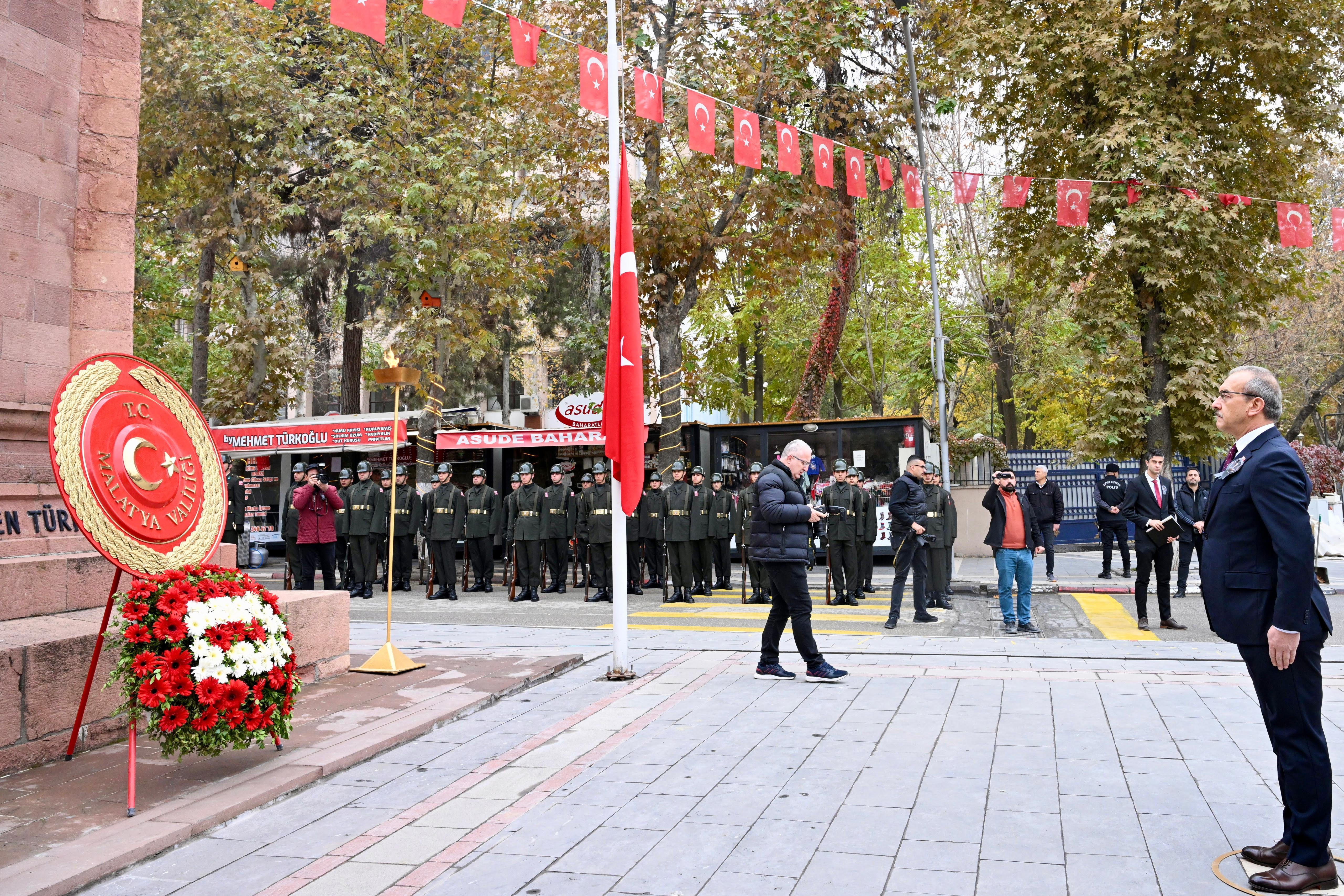 Malatya’da 10 Kasım da Gazi Mustafa Kemal Atatürk minnetle anıldı