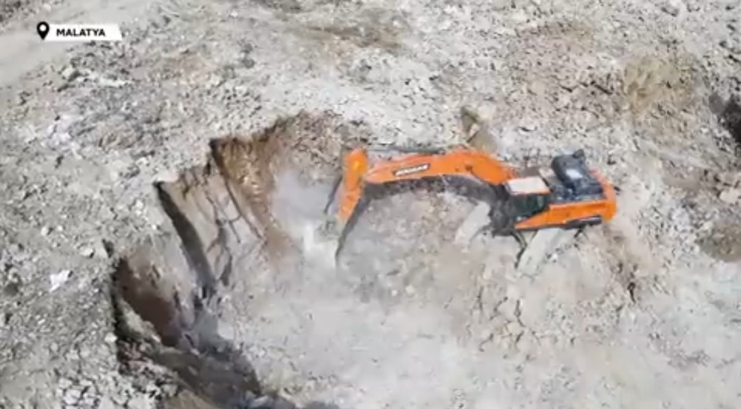 Malatya'da Deprem Konutları İçin İlk Kazma Vuruldu