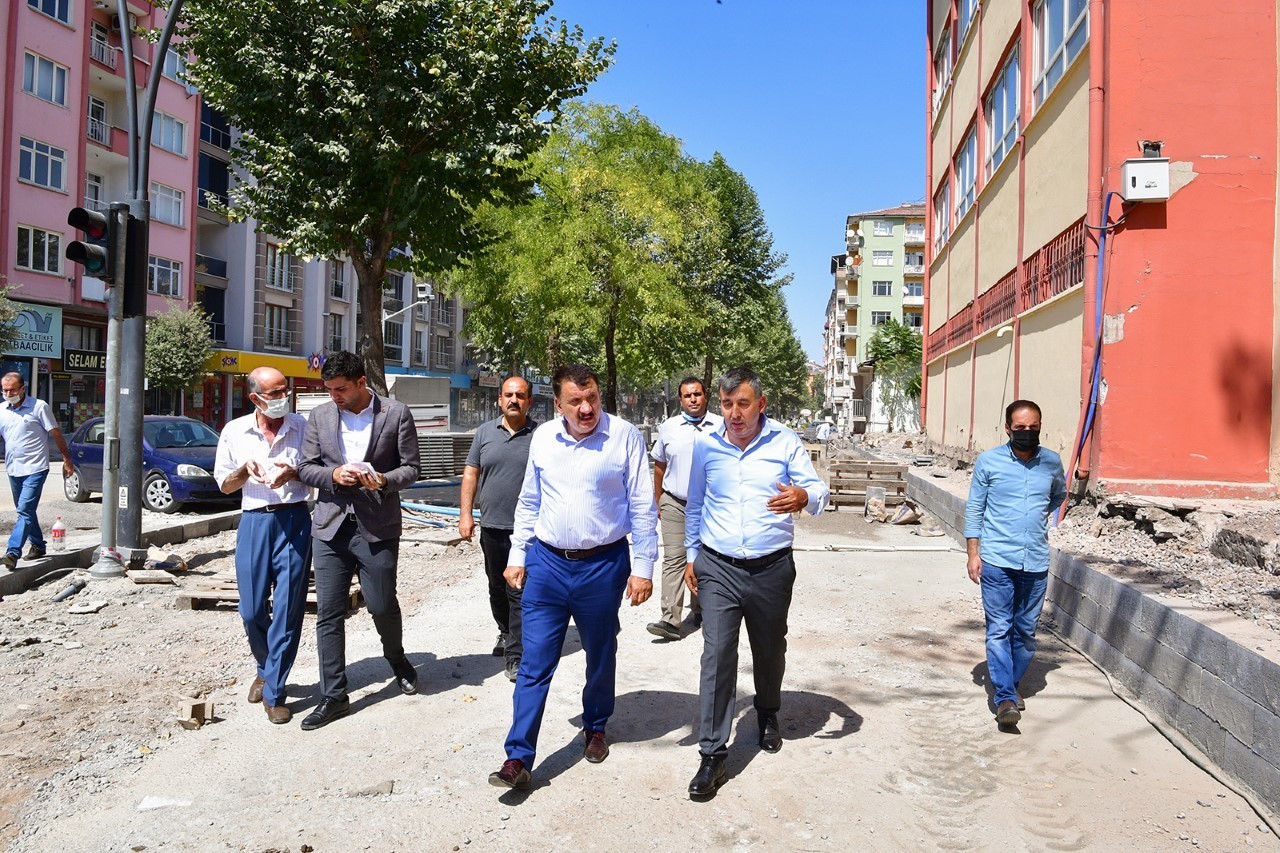 Malatya’da Sivas Caddesi baştan aşağı yenileniyor