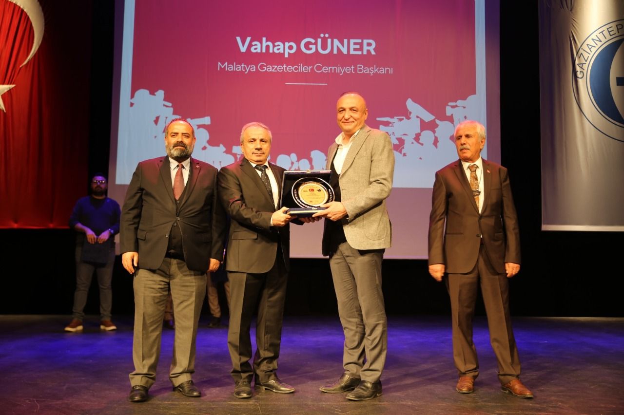 Malatya Gazeteciler Cemiyeti Ödül Aldı