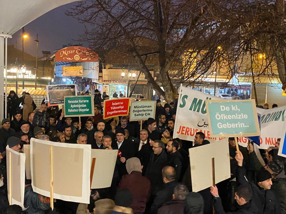 Malatyalılar Kur'an-ı Kerim'e Yapılan Saldırıları Protesto Etti