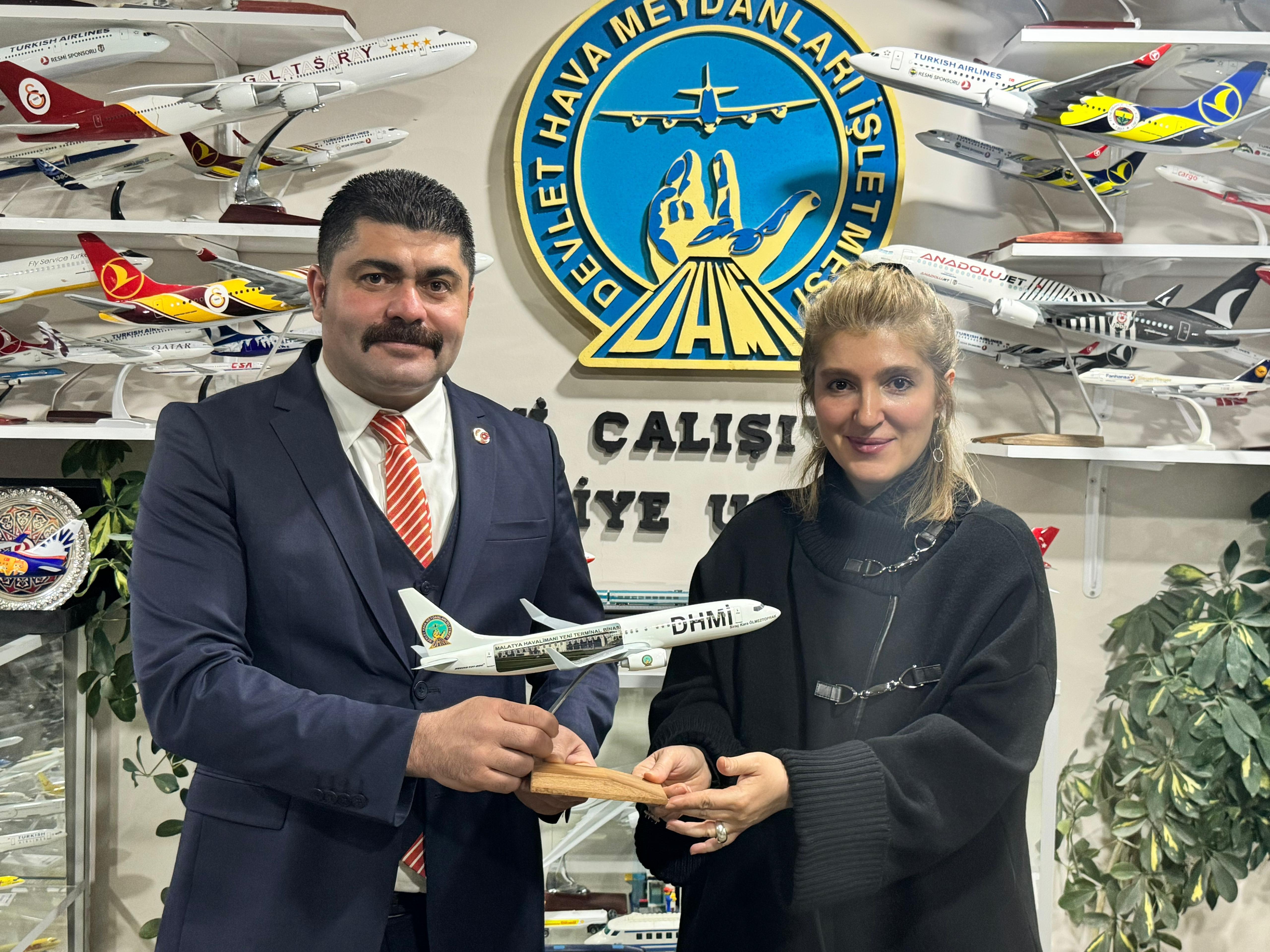 MİLLETVEKİLİ ÖLMEZTOPRAK HAVALİMANI YENİ TERMİNAL BİNASI ÇALIŞMALARINI İNCELEDİ