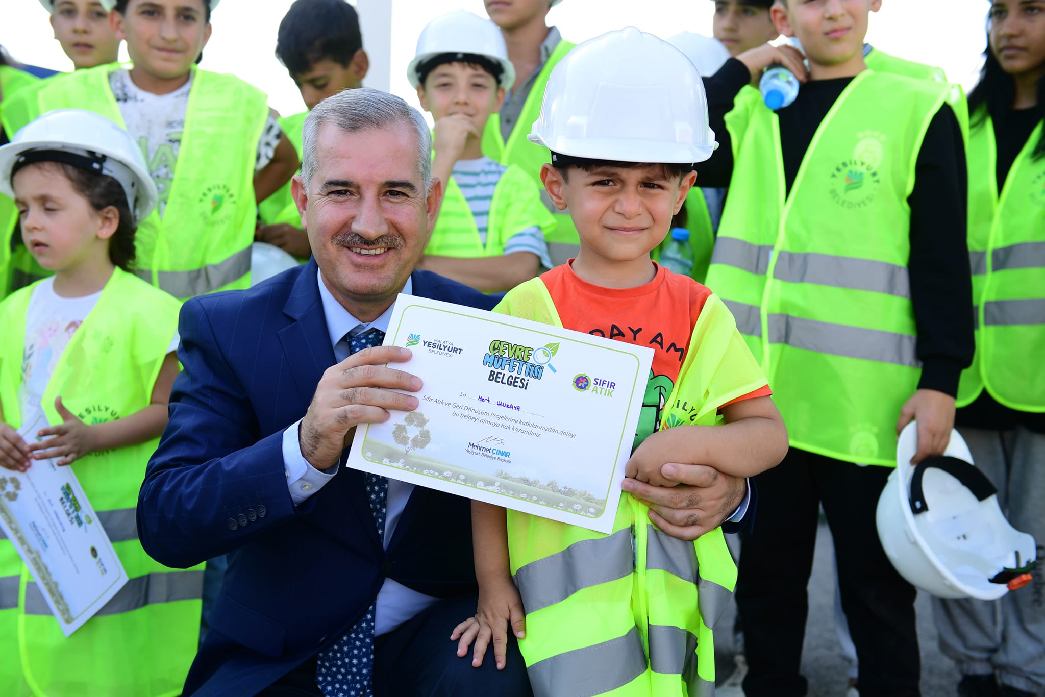 Minik Öğrencilere Çevre Müfettişi Belgeleri Verildi