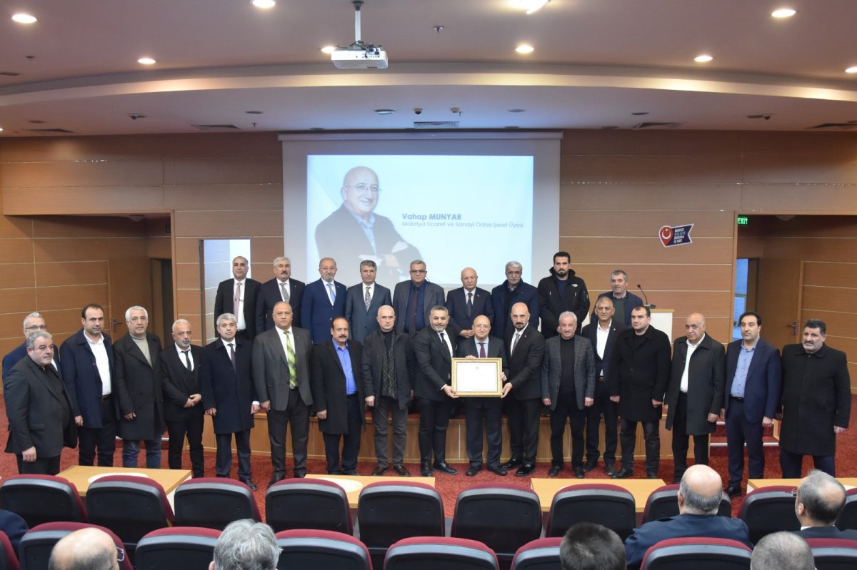 Malatya TSO’dan Vahap Munyar’a “Şeref Üyeliği Beratı”